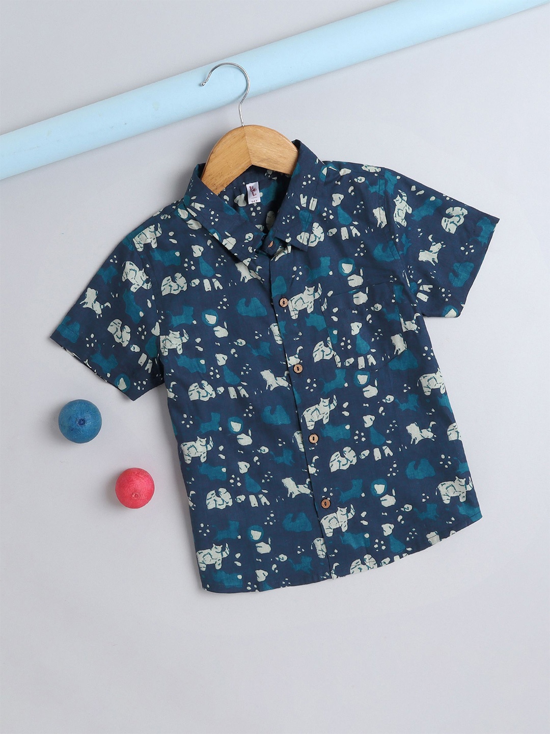 

The Magic Wand Boys Comfort Cutaway Collar Conversational Printed Cotton Casual Shirt, Navy blue