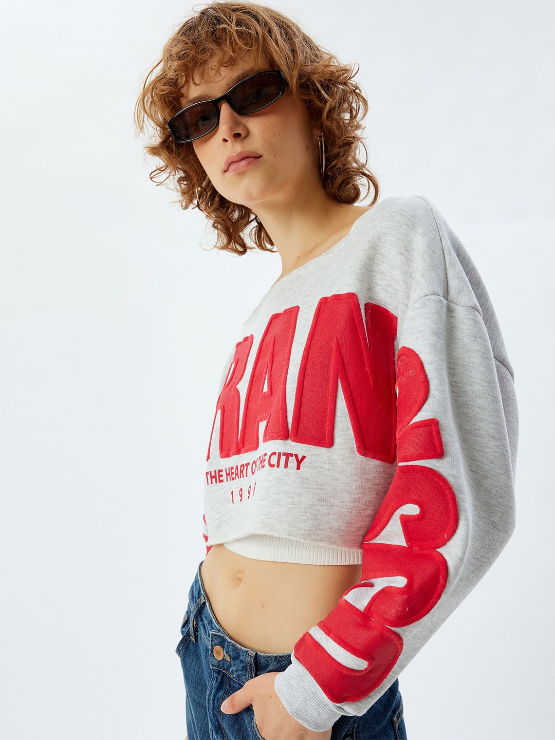 

Koton Women Alphanumeric Printed Oversized Crop Sweatshirt, Grey