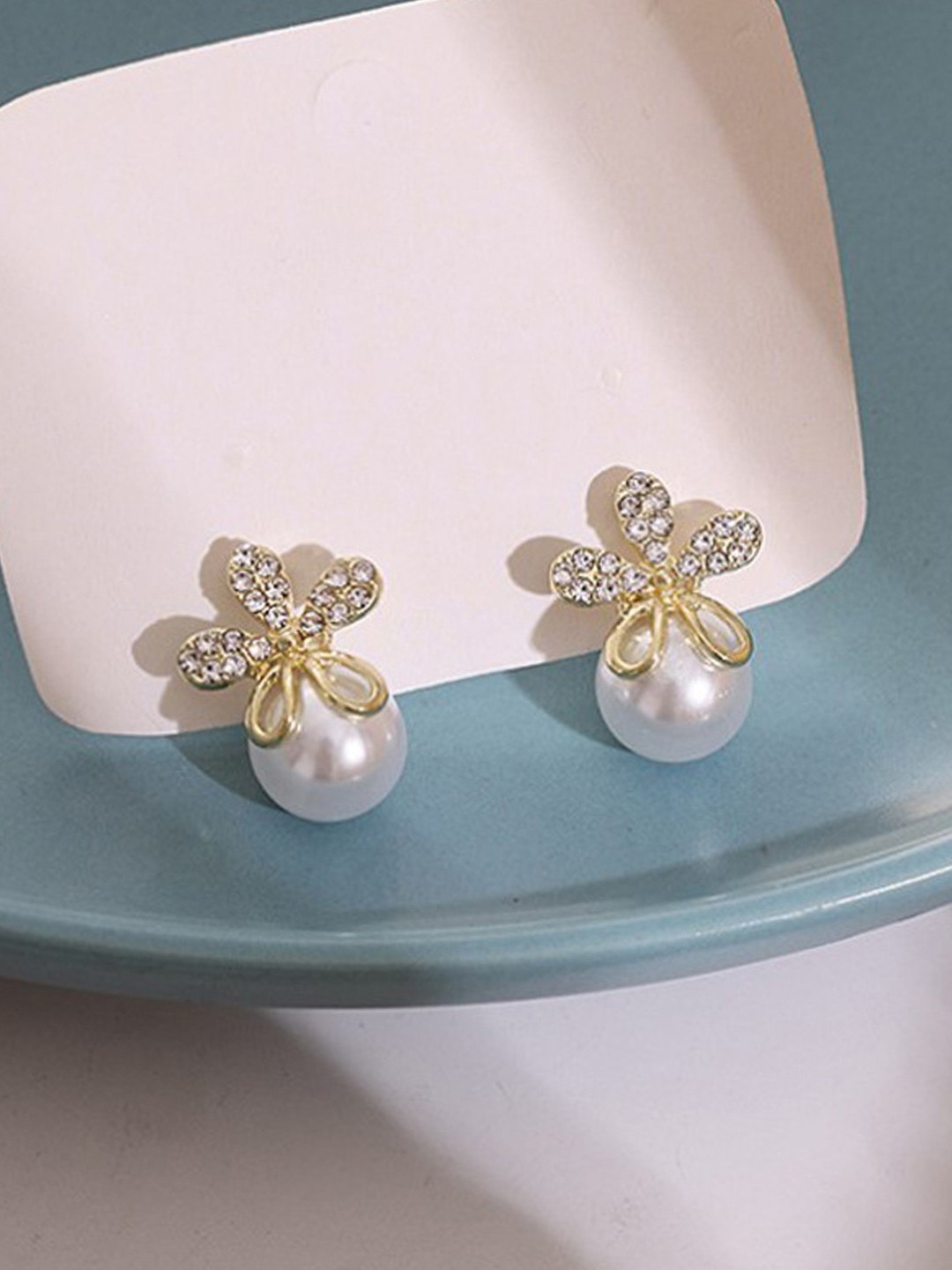 

FIMBUL Gold Plated Rhinestone & Pearl Floral Studs