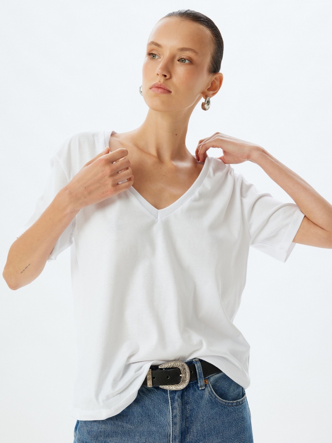 

Koton Women Solid V-Neck Cotton Relaxed Fit T-shirt, White