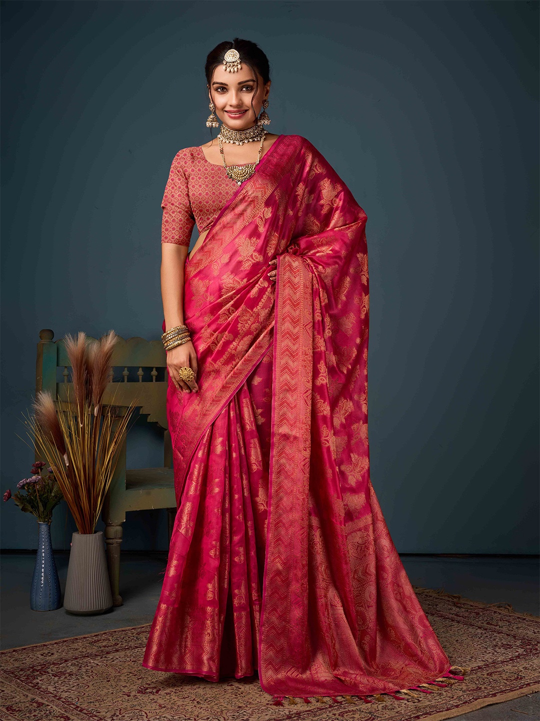 

KIMISHA Woven Design Zari Organza Kanjeevaram Saree, Magenta