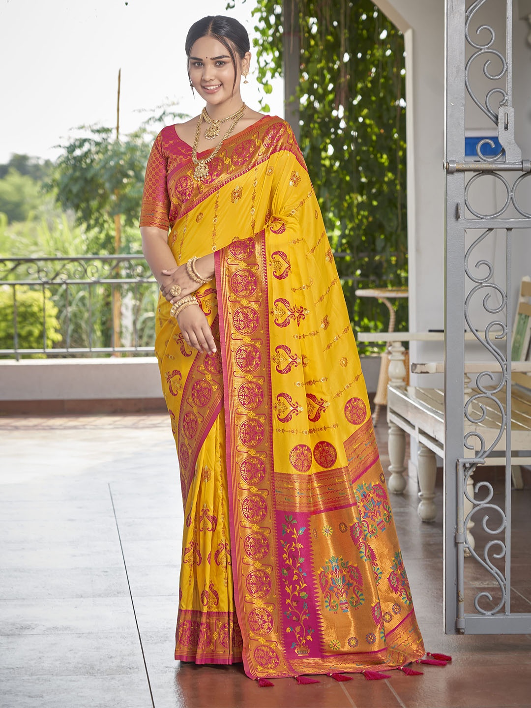 

MANOHARI Woven Design Zari Pure Silk Banarasi Saree, Yellow