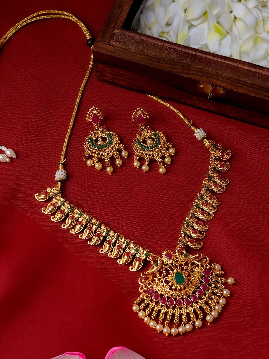 

TEEJH Gold Plated Stone Studded & Beaded Jewellery Set