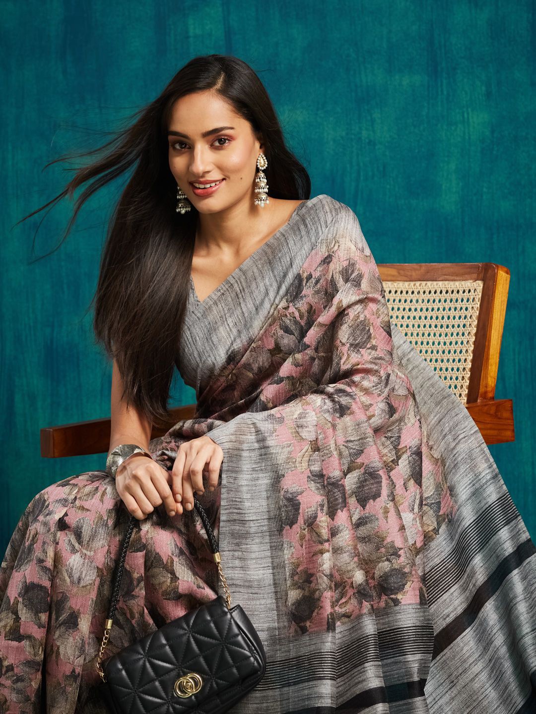 

RACHNA Floral Printed Saree with Blouse Piece, Pink