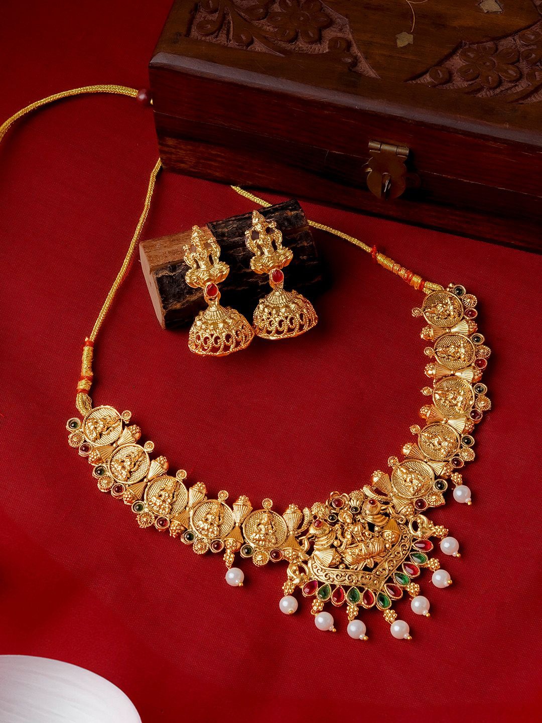 

TEEJH Gold-Plated Stone-Studded & Beaded Jewellery Set