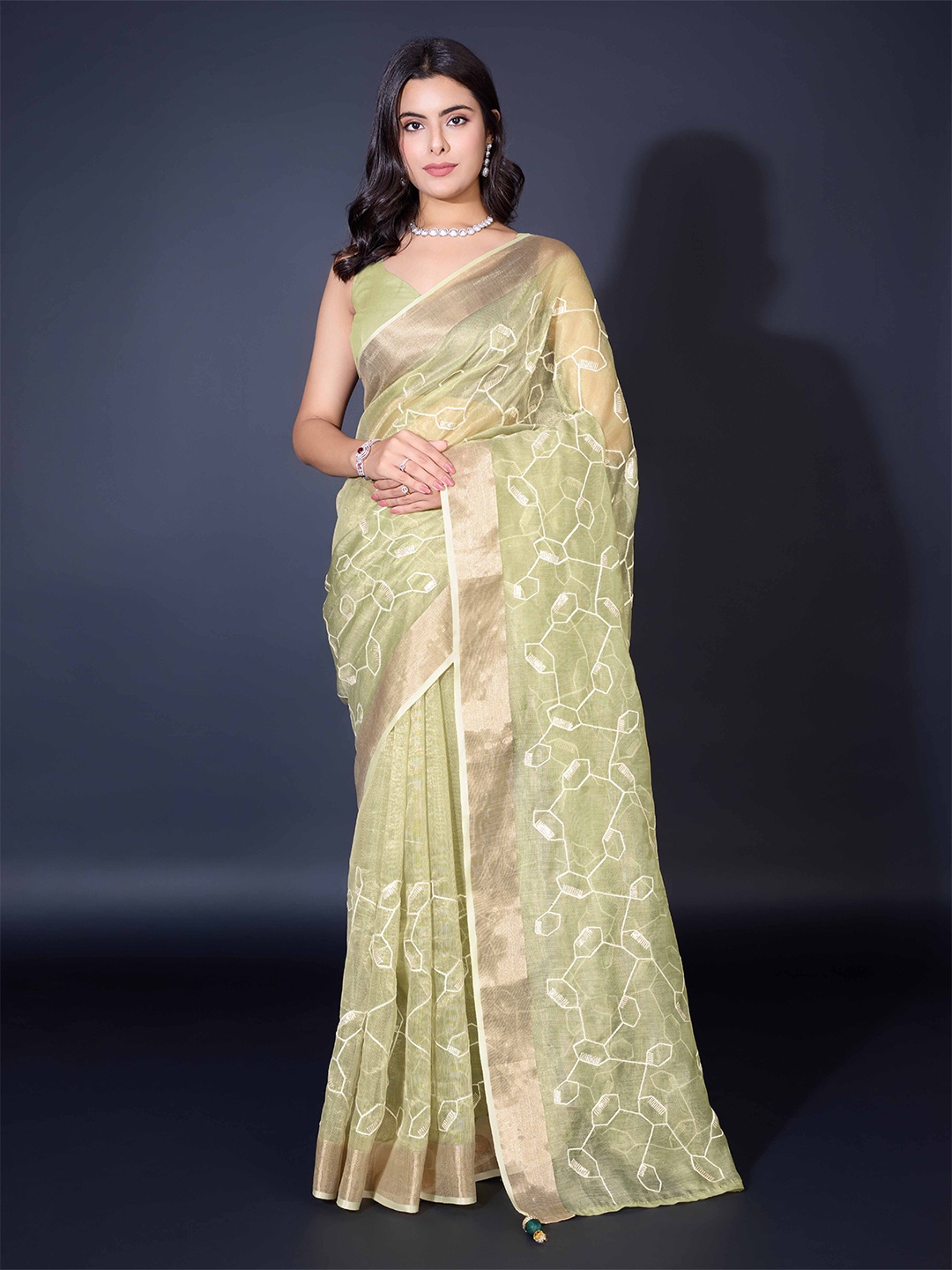 

KIMISHA Abstract embroidered saree with embroidered border, Green