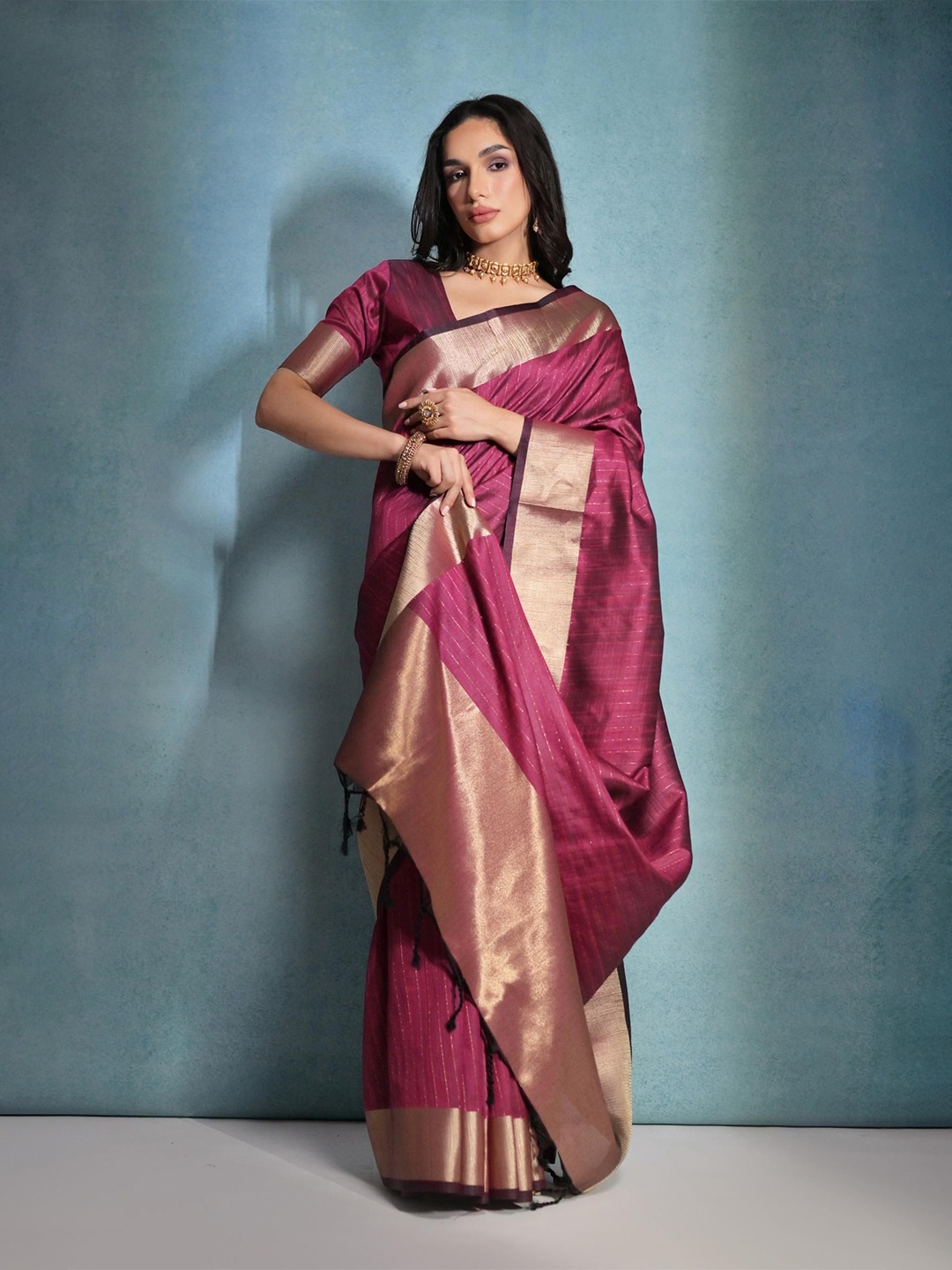 

AWRIYA Woven Design Zari Pure Silk Banarasi Saree, Magenta