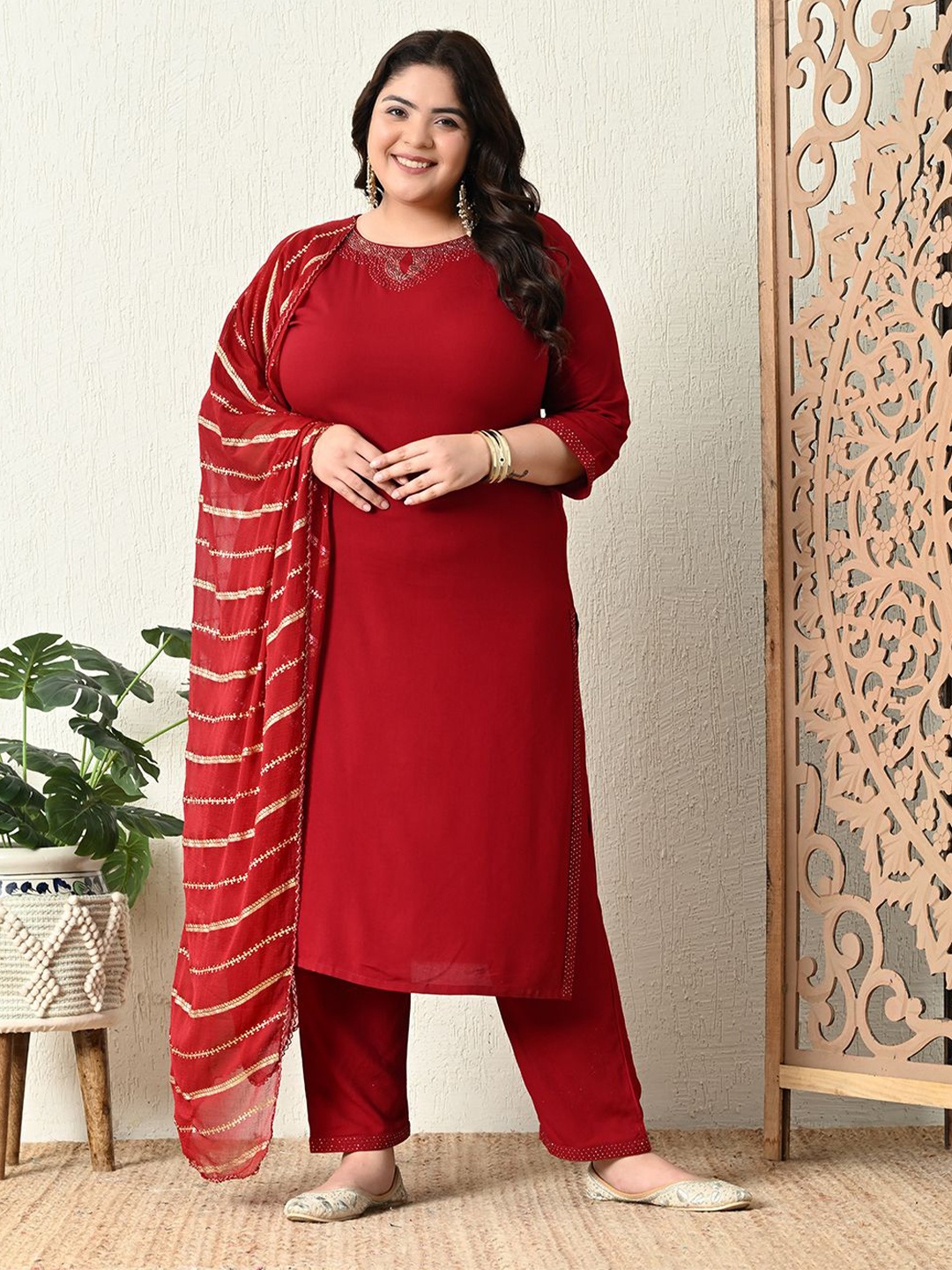 

PrettyPlus by Desinoor.com Plus Size Yoke Design Ceroski Kurta With Trouser & Dupatta, Maroon