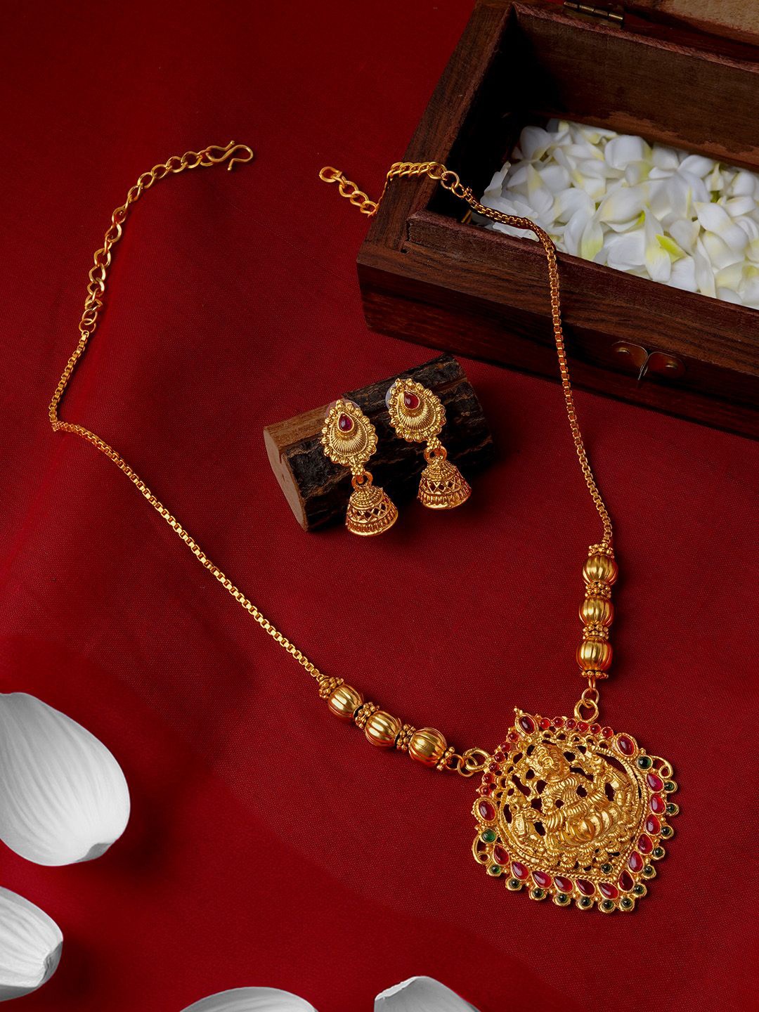 

TEEJH Gold Plated Stone Studded & Beaded Jewellery Set