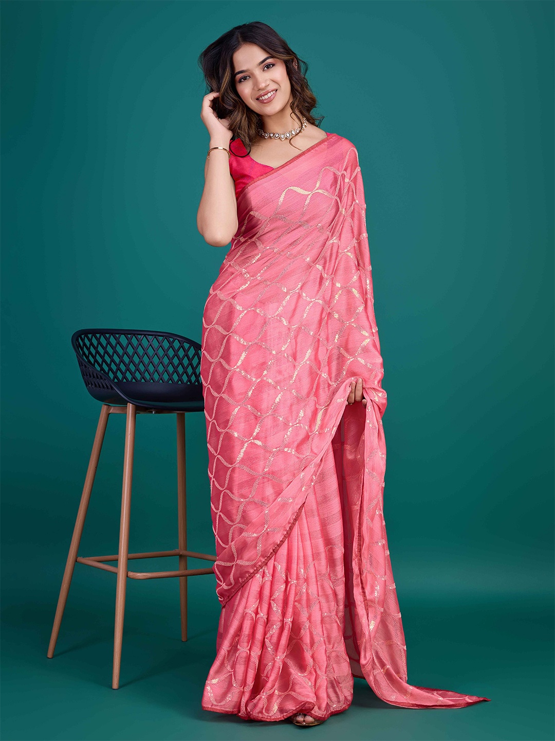 

KIMISHA Embellished Geometric Sequinned Saree, Pink