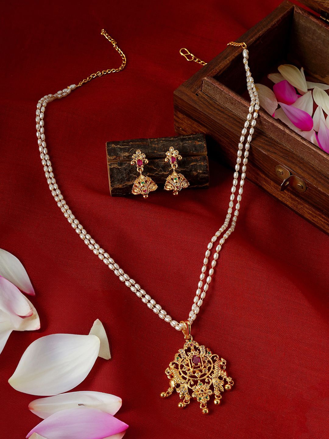 

TEEJH Gold Plated Stone Studded & Beaded Jewellery Set