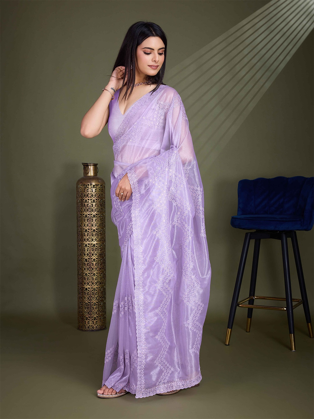 

KIMISHA Floral Embroidered Saree, Lavender