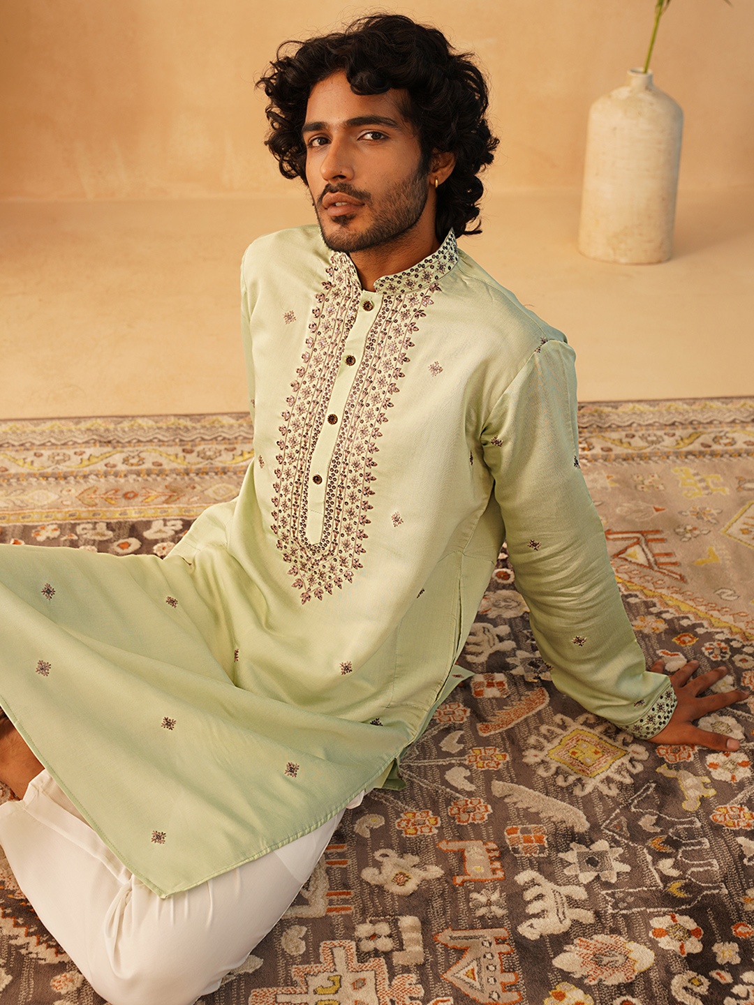 

Jompers Floral Embroidered Sequinned Mandarin Collar Kurta With Trousers, Green