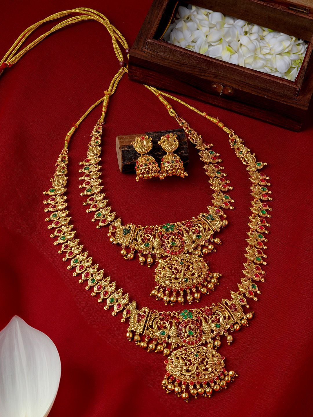 

TEEJH Gold Plated Stone Studded & Beaded Jewellery Set