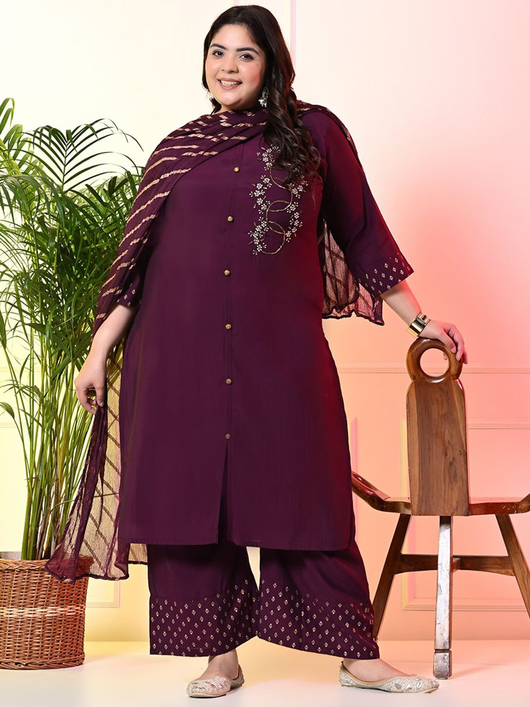 

PrettyPlus by Desinoor.com Plus Size Floral Embroidered Kurta With Palazzos & Dupatta, Purple