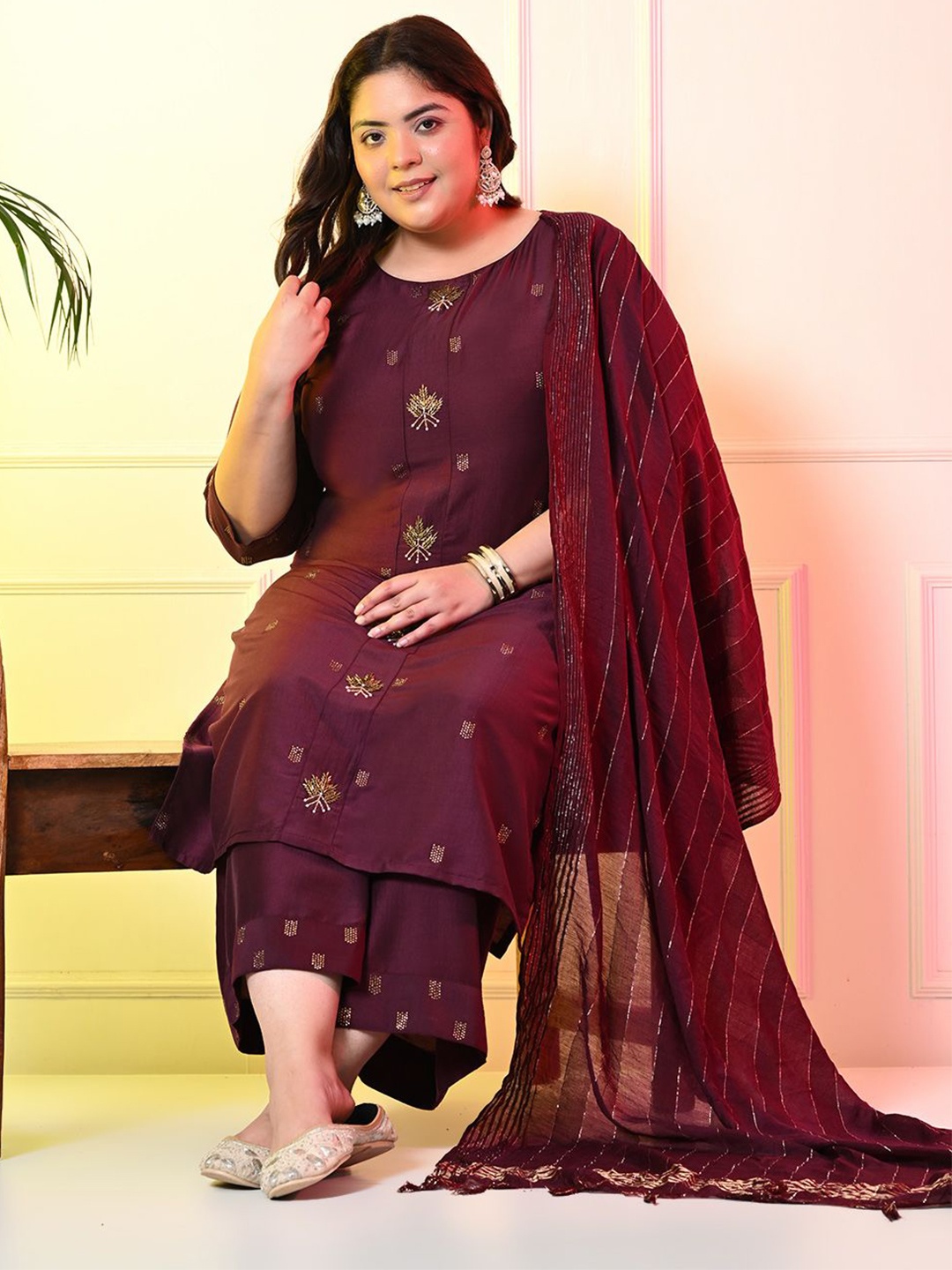 

PrettyPlus by Desinoor.com Plus Size Embroidered Kurta with Palazzos & Dupatta, Purple