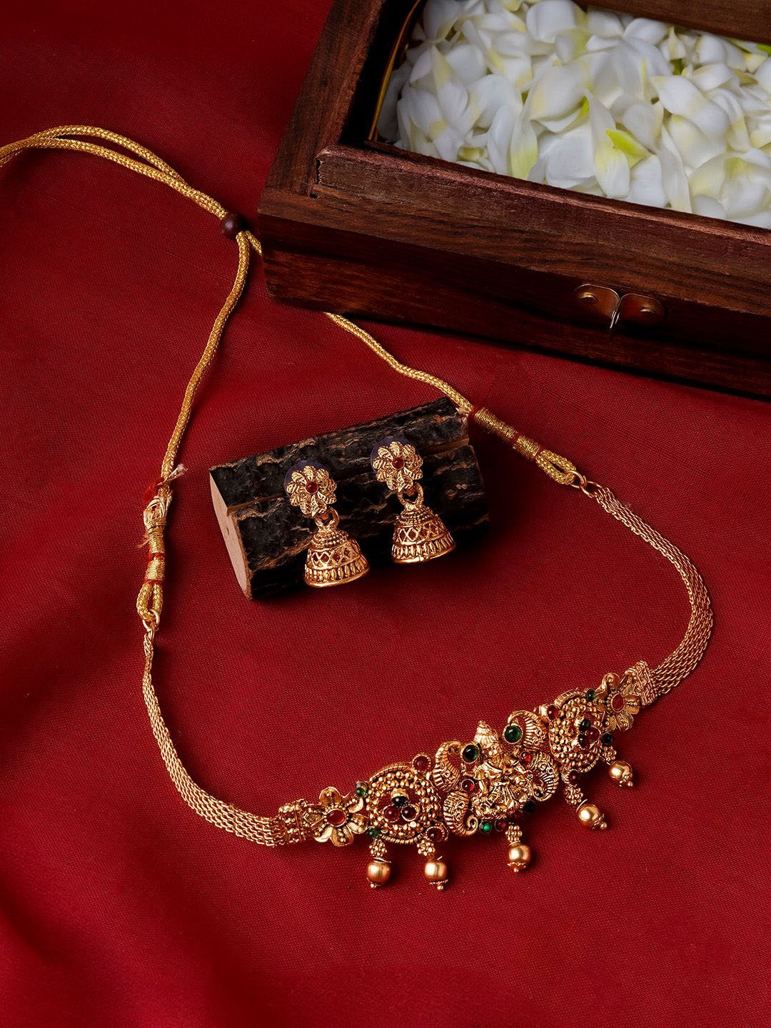 

TEEJH Gold Plated Stone Studded & Beaded Jewellery Set