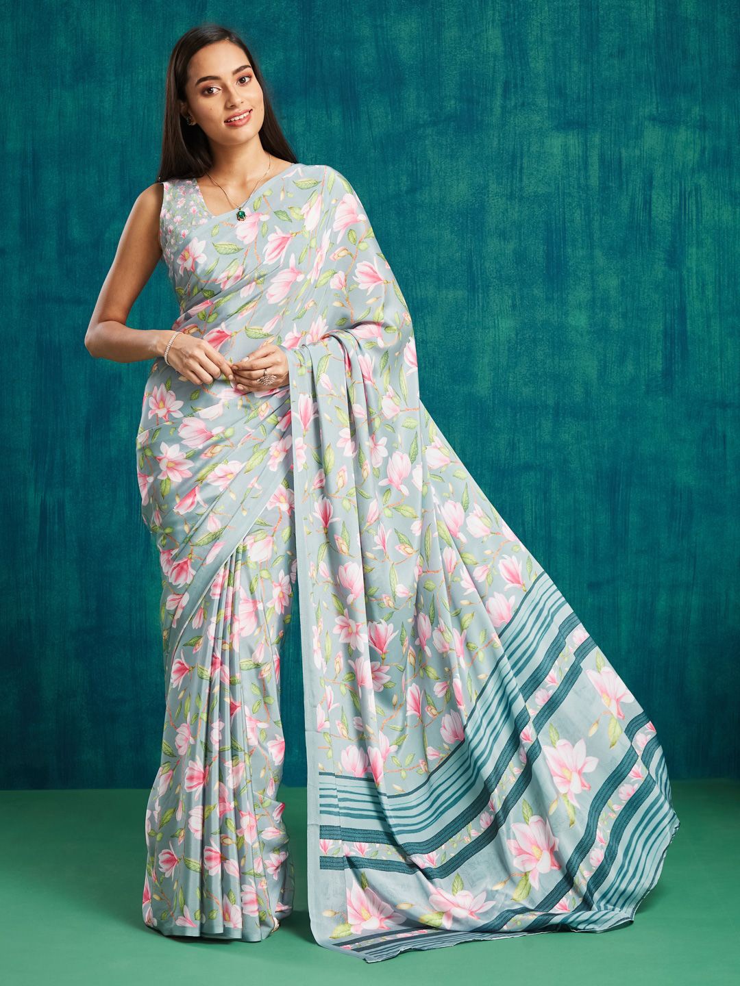 

RACHNA Floral Printed Saree, Grey