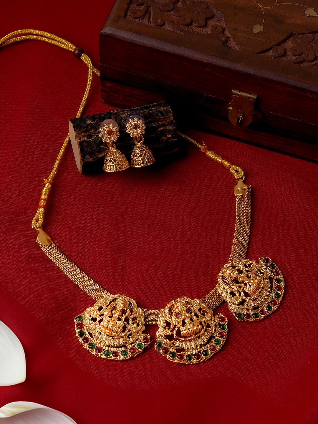 

TEEJH Gold-Plated Stone-Studded & Beaded Jewellery Set