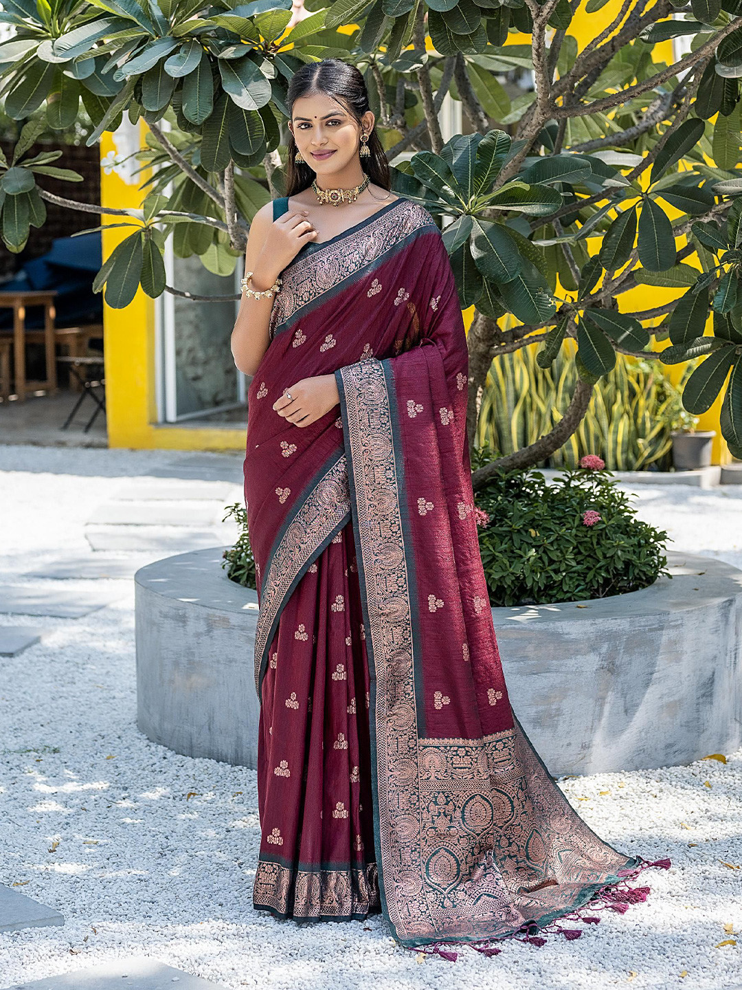 

AWRIYA Ethnic Motif Woven Design Zari Pure Silk Banarasi Saree, Maroon