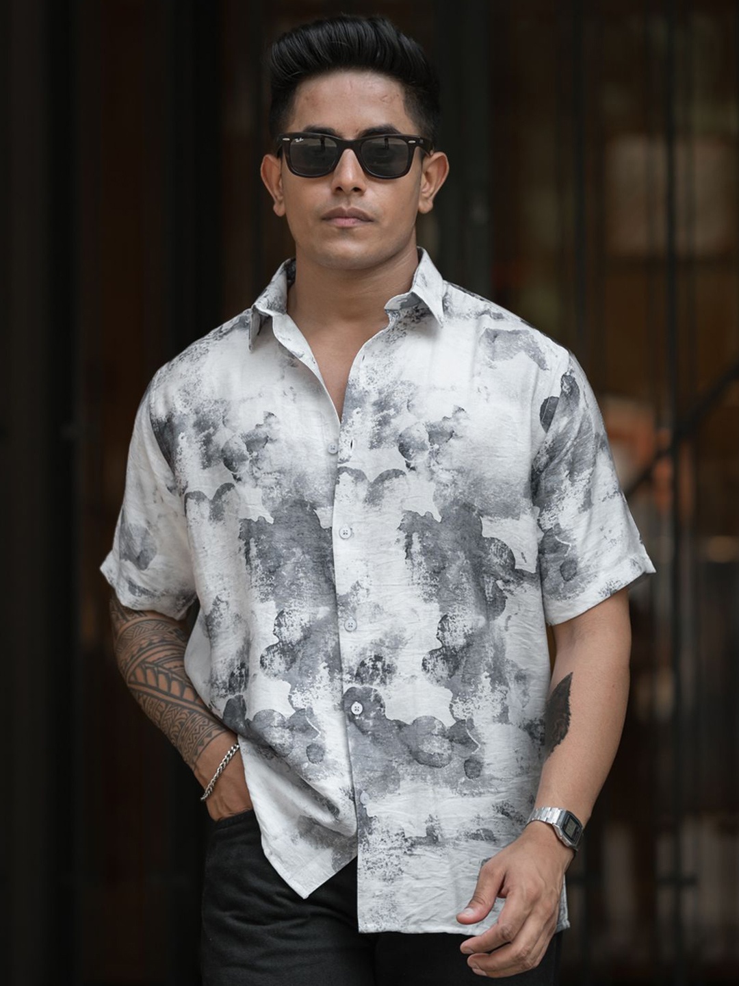 

Powerlook Men Spread Collar Abstract Printed Casual Shirt, Grey