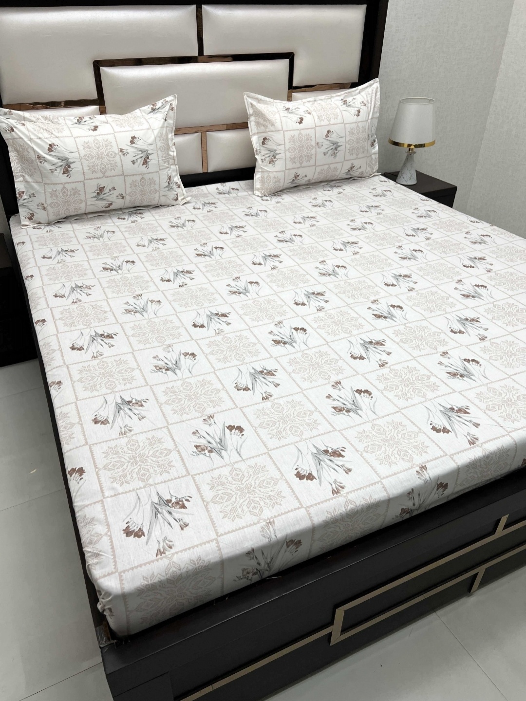 

Pure Decor White Floral 350 TC Pure Cotton King Bedsheet Set 2.74 m x 2.73 m