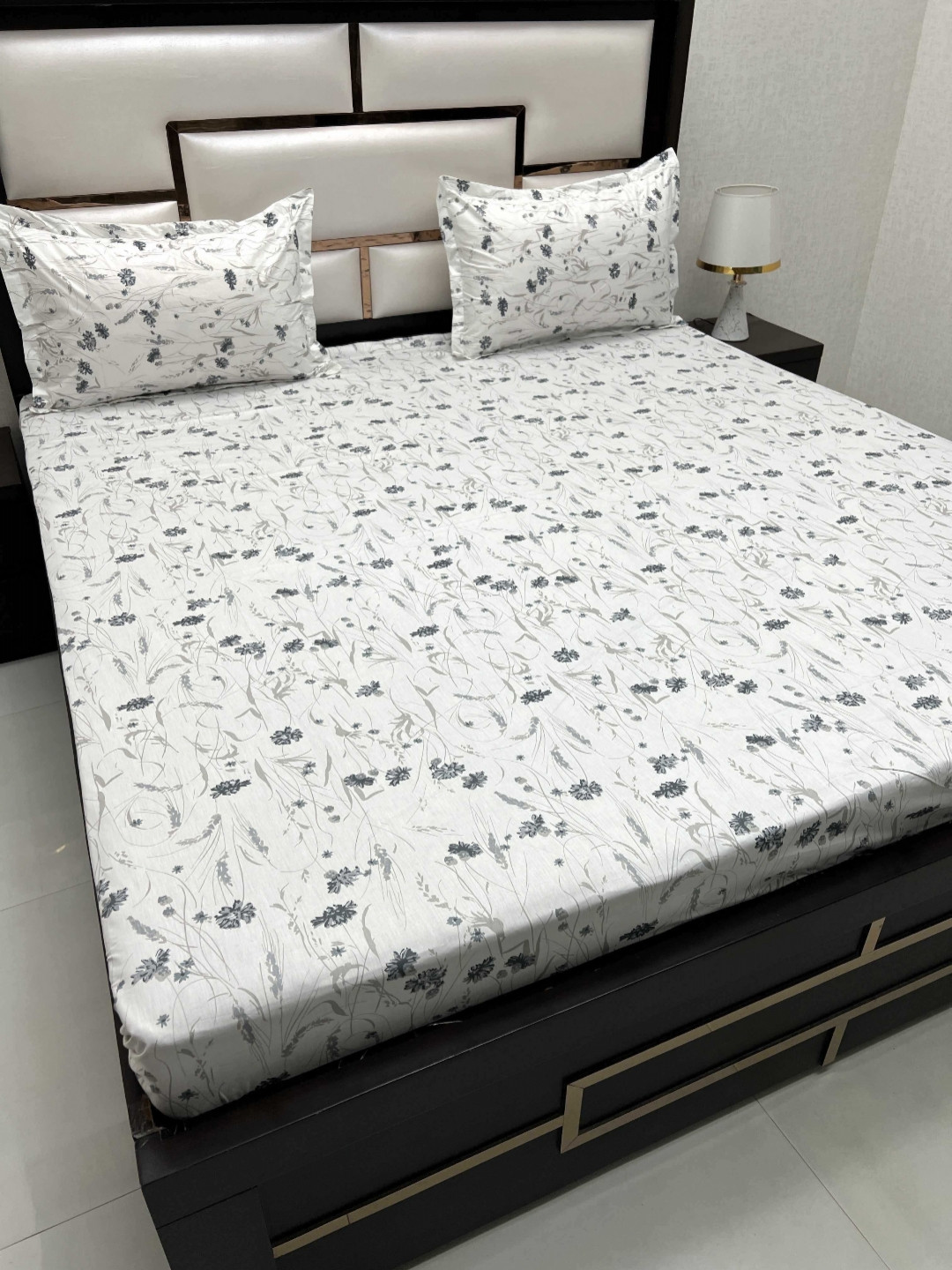 

Pure Decor White & Grey Floral Pure Cotton 350 TC King Bedsheet Set 2.74 m x 2.73 m