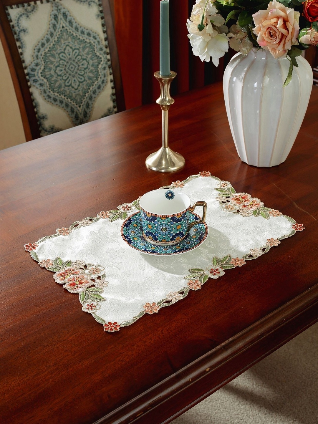 

MONKDECOR 6-Pcs White & Green Embroidered Satin Table Placemats