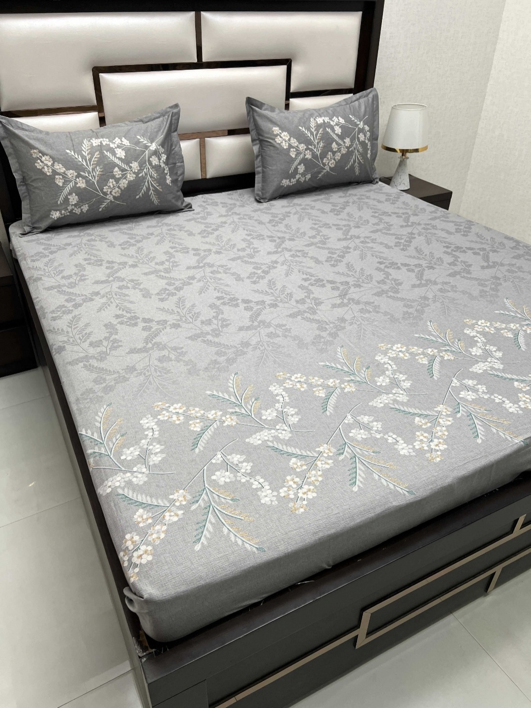 

Pure Decor Grey Floral Pure Cotton 330 TC King Bedsheet Set 2.72 m x 2.74 m