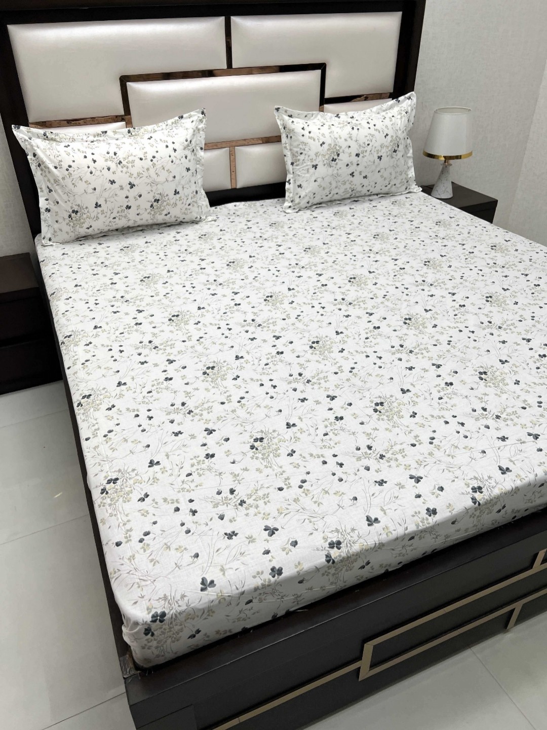 

Pure Decor Cotton King Size Double Bedsheet With 2 Pillow Covers 108 in X 108 in, White
