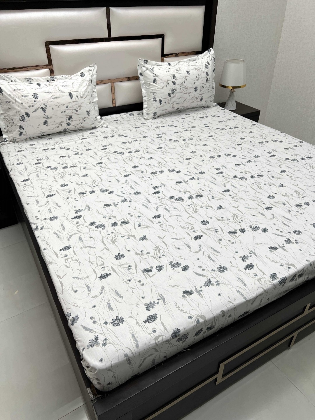 

Pure Decor White & Grey Floral Pure Cotton 380 TC King Bedsheet Set 2.75 m x 2.73 m