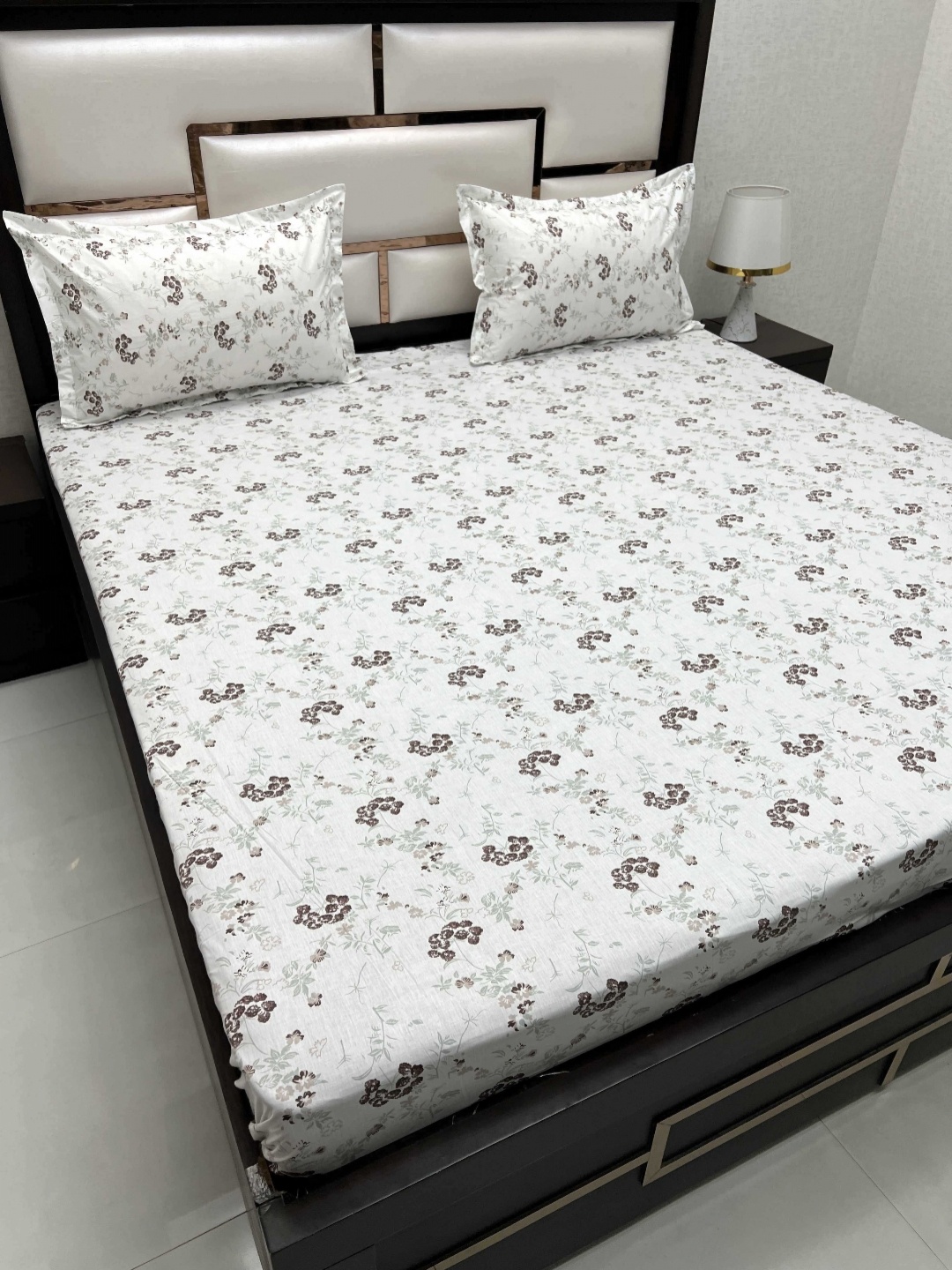 

Pure Decor Cotton King Size Double Bedsheet With 2 Pillow Covers 108 in X 108 in, White
