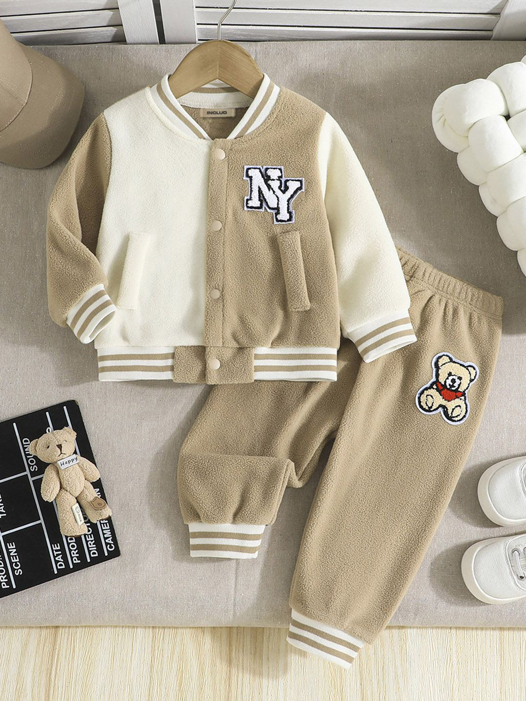 

INCLUD Boys Self Design Sweatshirt with Joggers, Khaki
