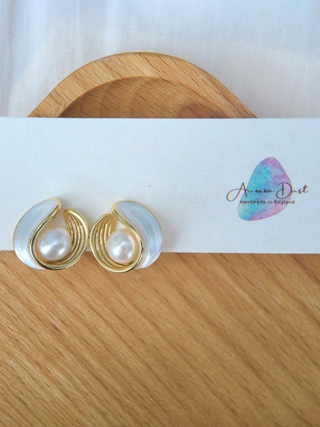 

YU FASHIONS Gold-Plated Twisted Enamelled Pearls Beaded Studs