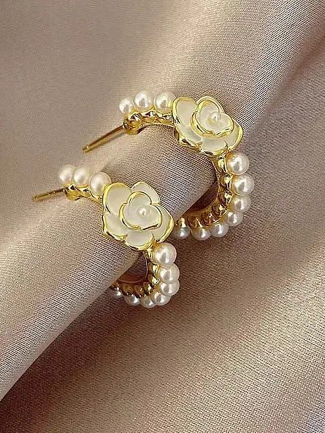 

YU FASHIONS Beaded Floral Half Hoop Earrings, Gold