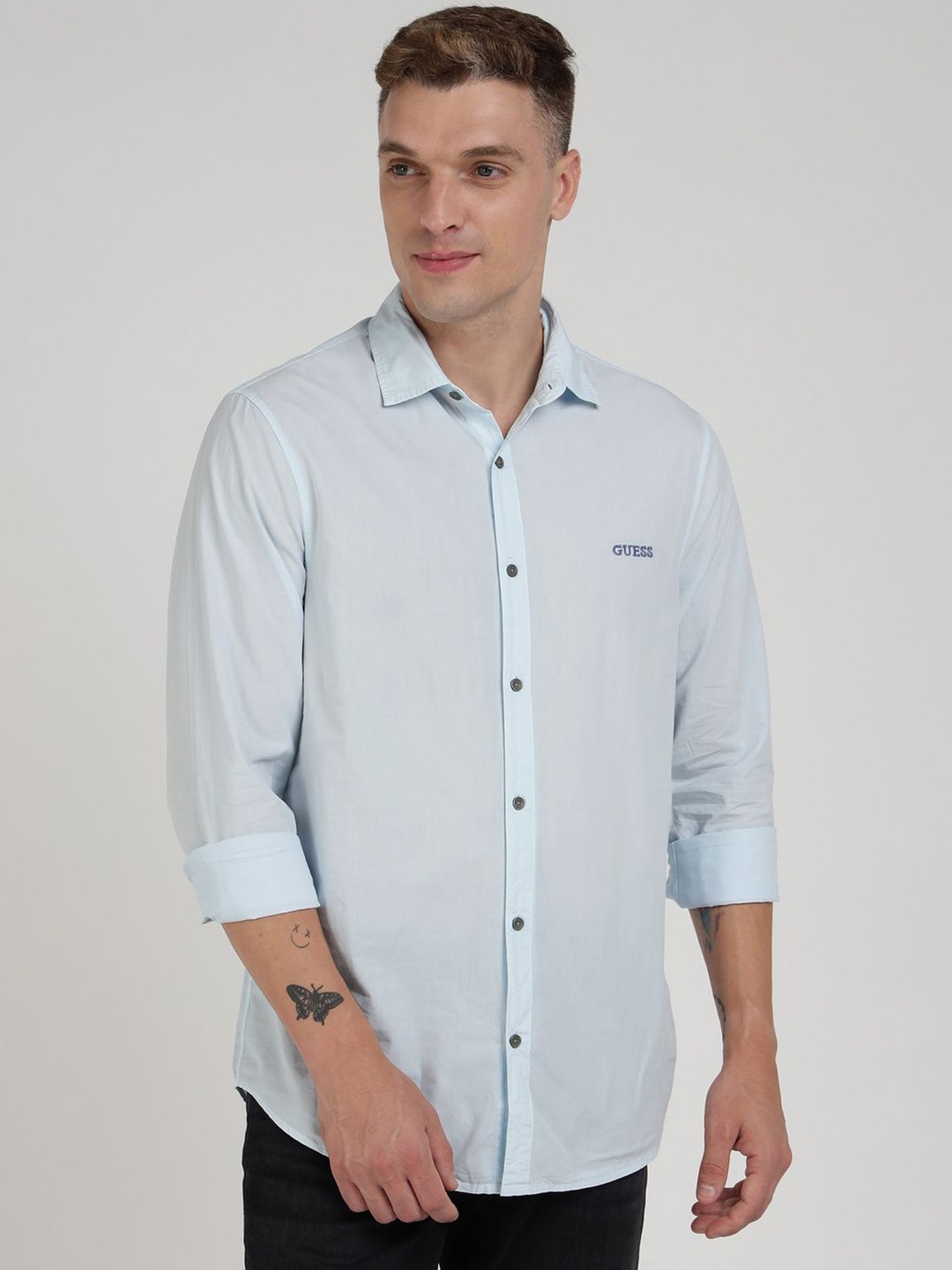 

GUESS Men Spread Collar Solid Cotton Casual Shirt, Blue