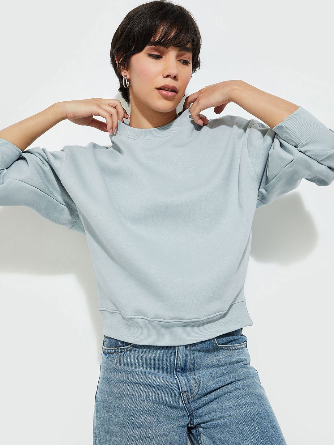 

Max Urb_N Women Solid Oversized Sweatshirt, Blue