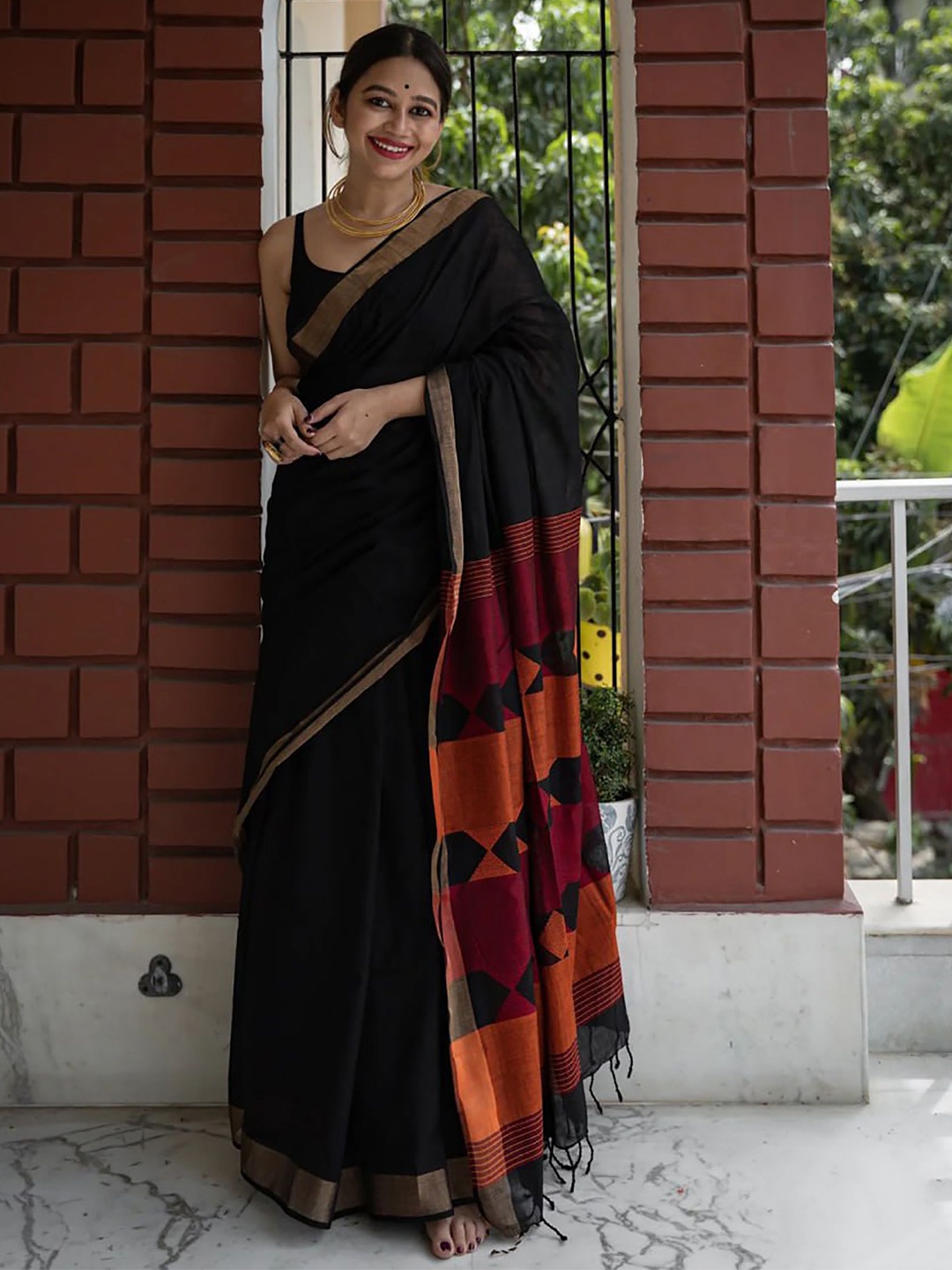 

KALINI Woven Design Banarasi Saree, Black