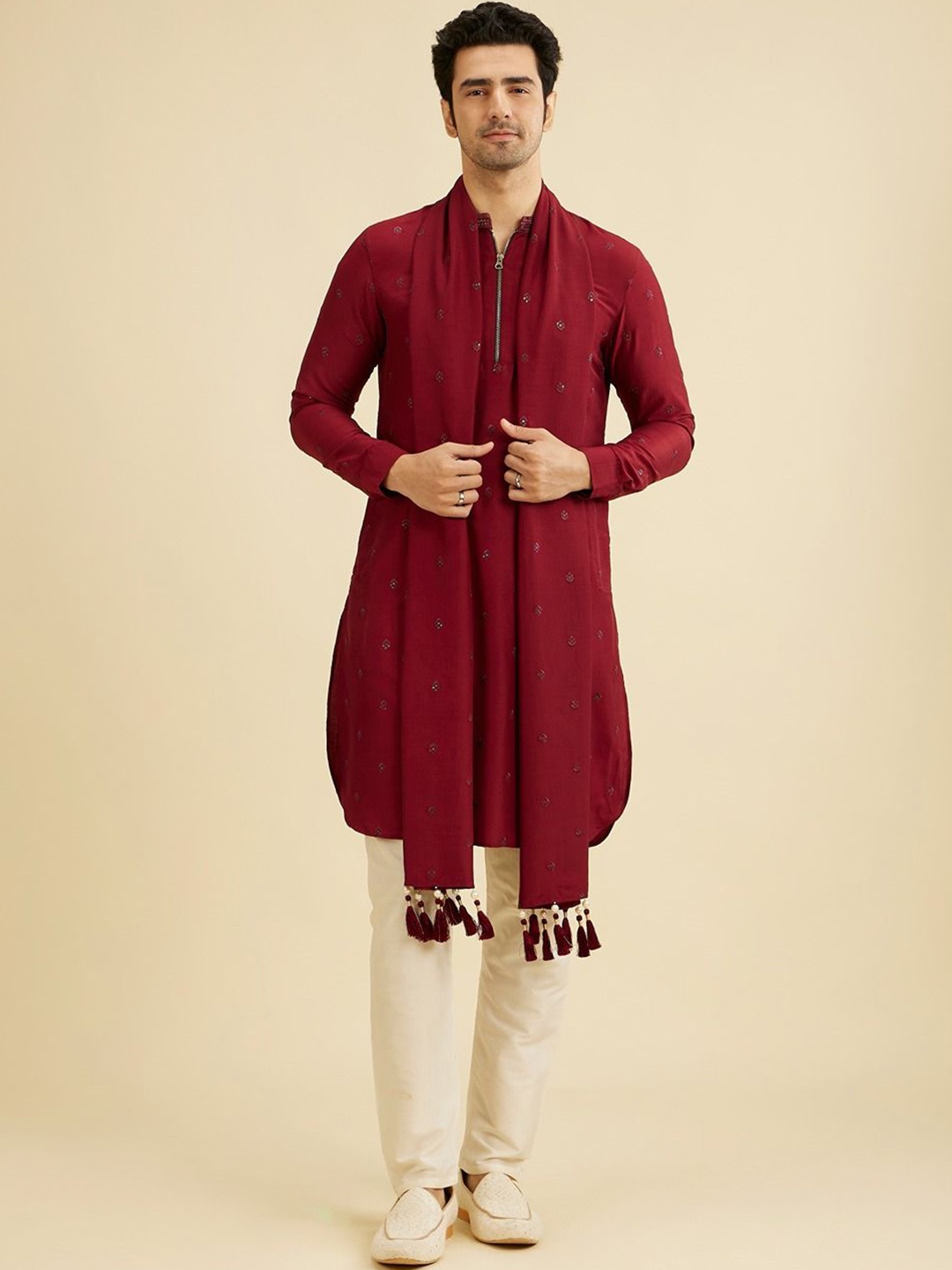 

Manyavar Floral Embroidered Mandarin Collar Straight Kurta With Trousers & Dupatta, Maroon