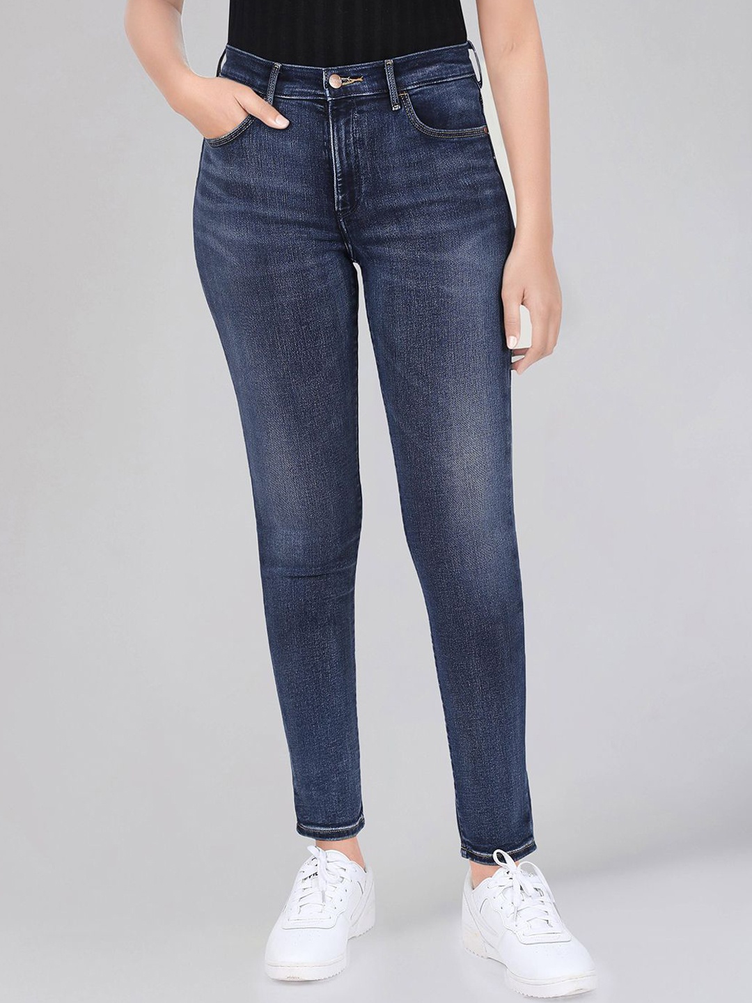 

Wrangler Women Skinny Fit High-Rise Light Fade Stretchable Jeans, Blue