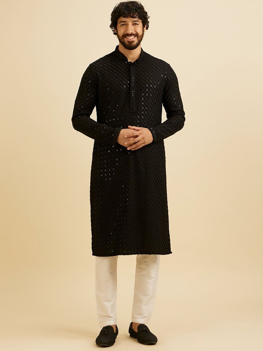 

Manyavar Ethnic Motifs Embroidered Sequinned Kurta with Pyjama, Black