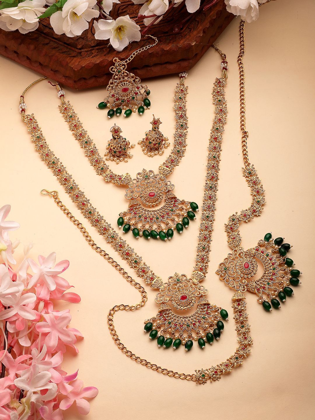 

NVR Gold-Plated Stone Studded & Beaded Jewellery Set