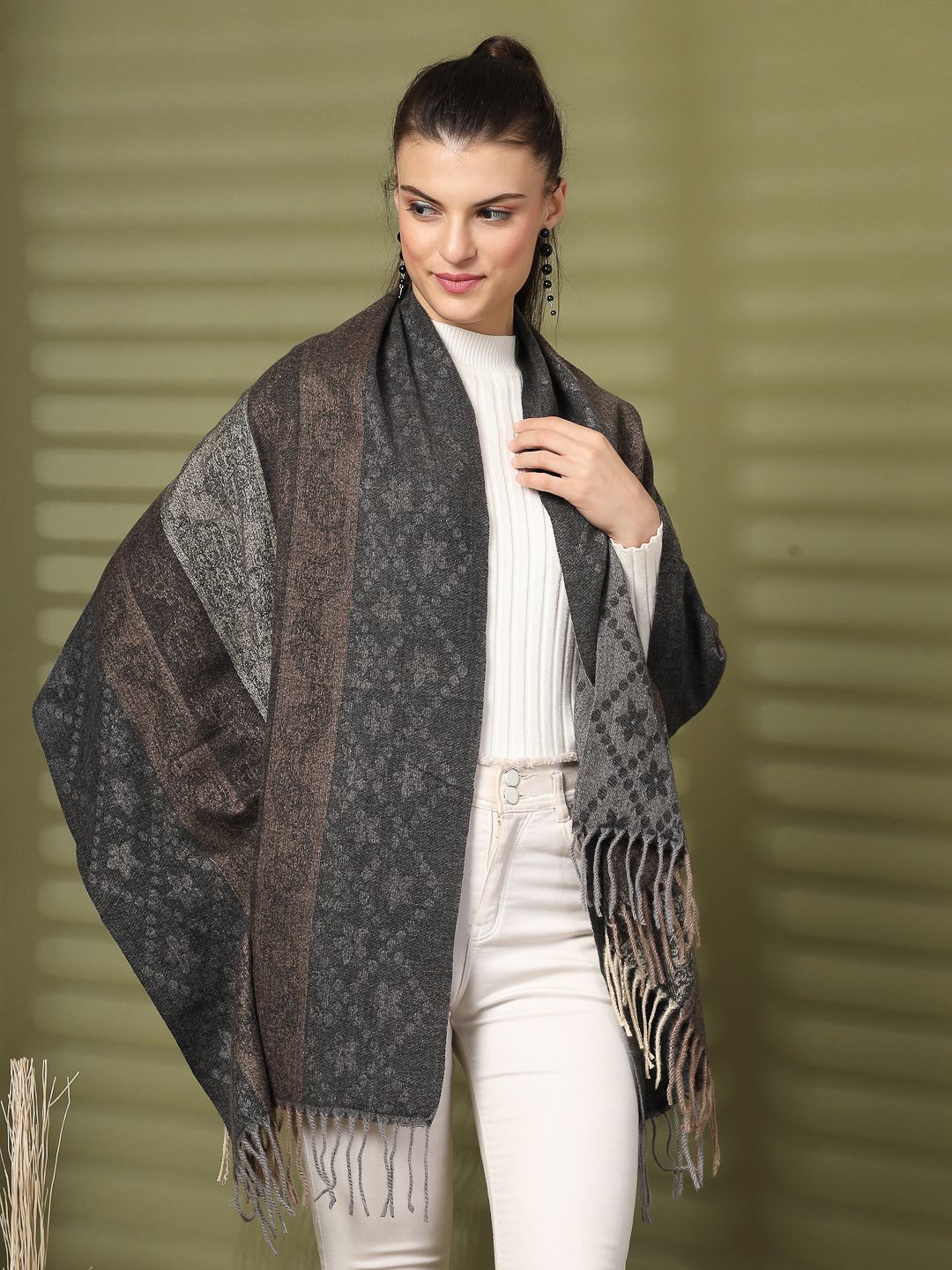 

Mafadeny Women Printed Winter Woollen Stole, Grey