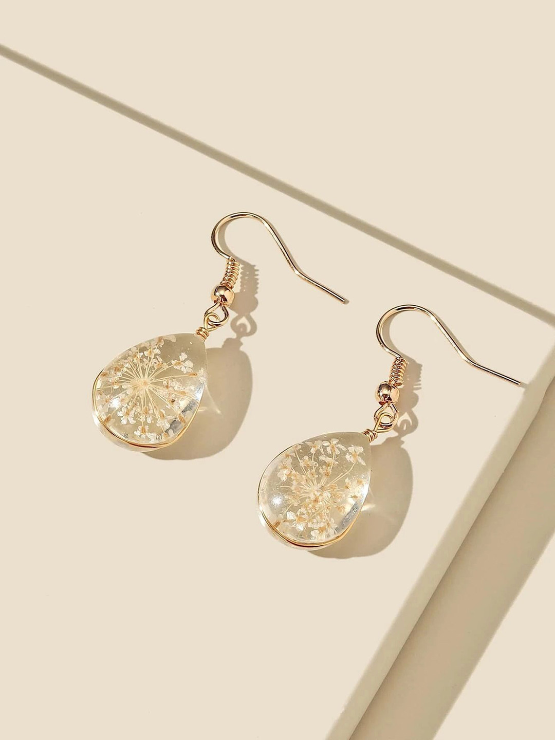 

EL REGALO Contemporary Drop Earrings, Gold