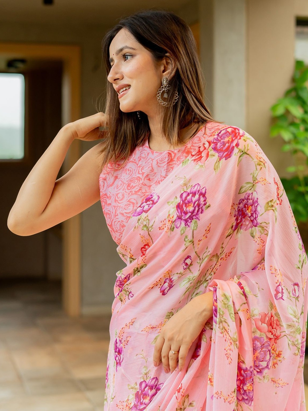 

KALINI Floral Printed Saree With Blouse Piece, Peach