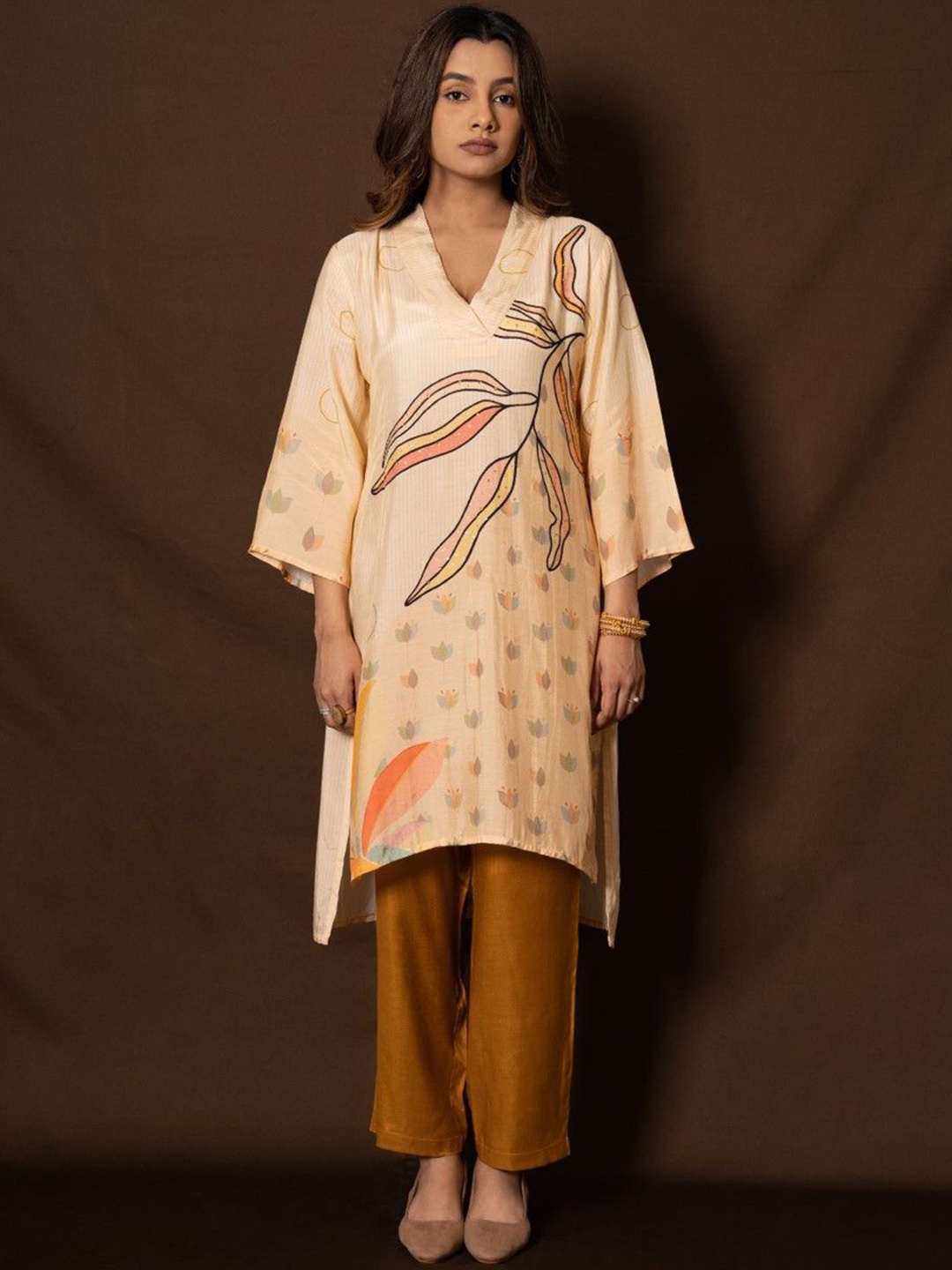 

AUTUMN LANE Floral Printed Cotton Silk Regular Straight Kurta with Trousers, Orange