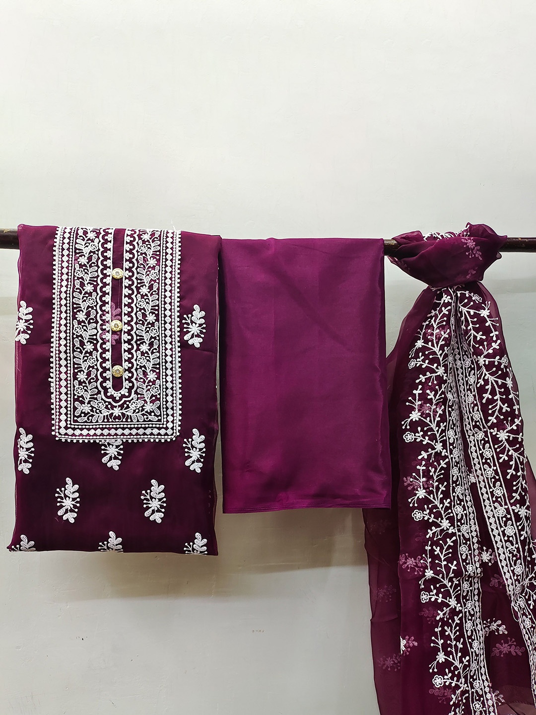 

Maroosh Ethnic Motifs Embroidered Organza Unstitched Dress Material, Magenta