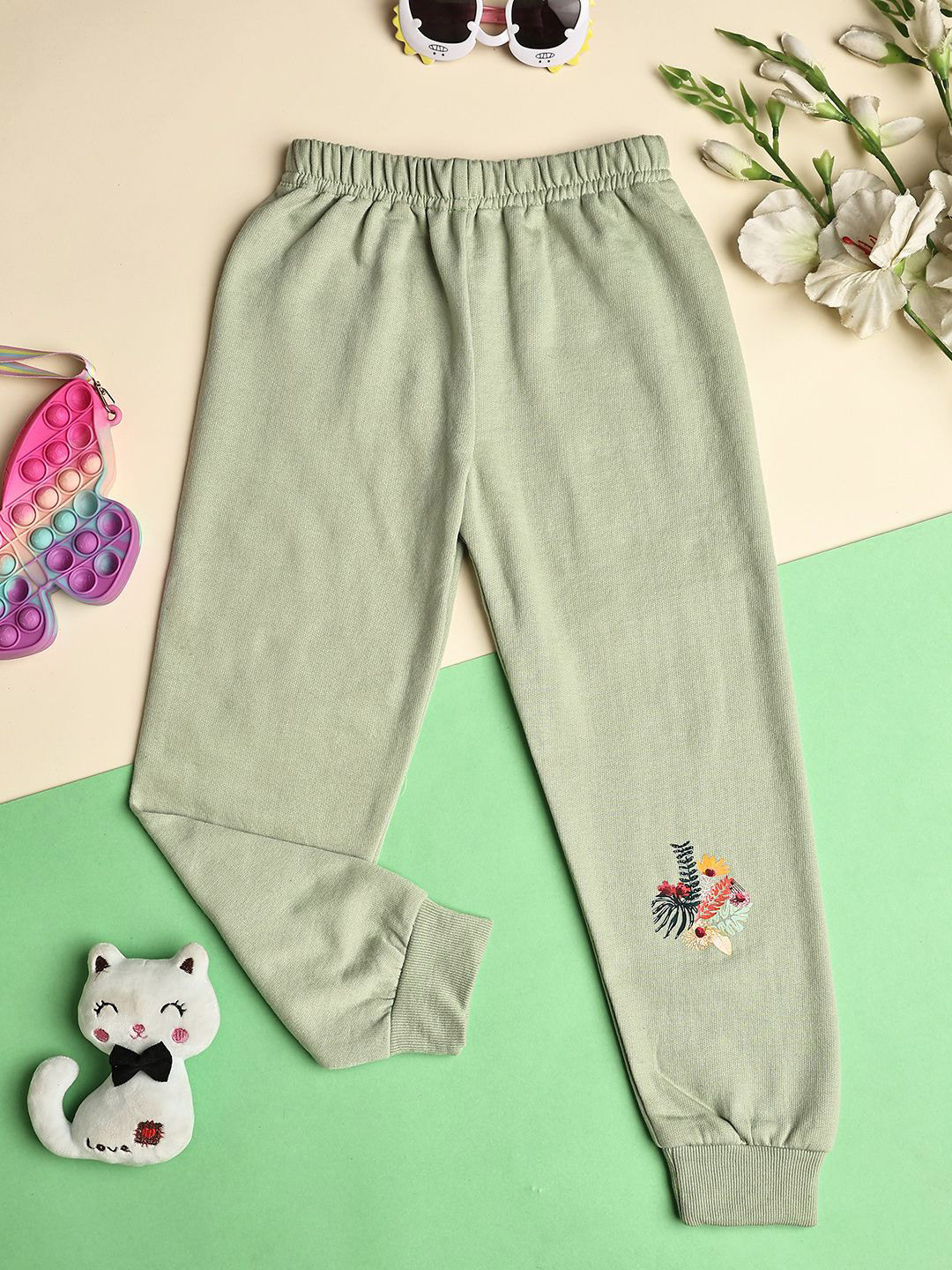 

Cutiekins Girls Regular Fit Mid-Rise Joggers, Green