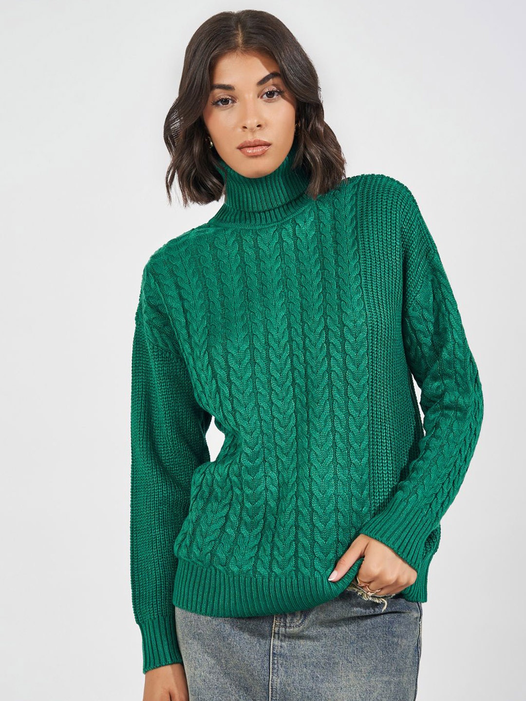 

Styli Women Boxy Fit Regular Length Chunky Cable Knit Turtle Neck Sweater, Green