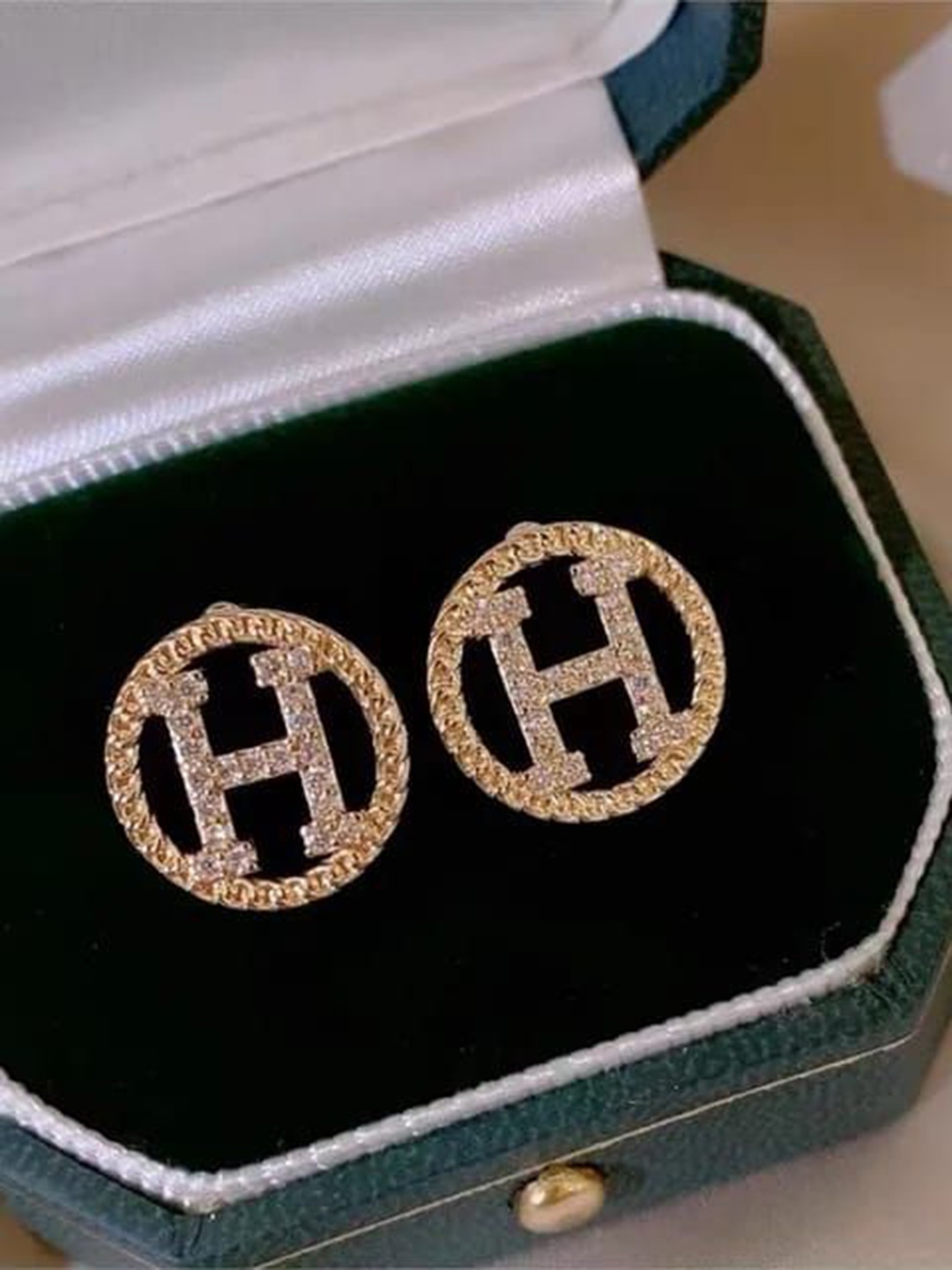 

YU FASHIONS Rhinestone Studded H Letter Studs, Black